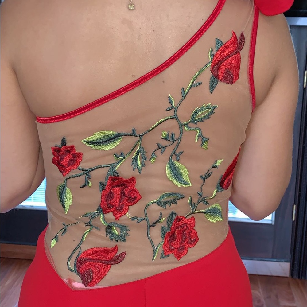 Beautiful RED GOWN size 0! With floral design!